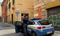 29enne evade dai domiciliari, rintracciato in via Carducci: "Scappato perché ho litigato con mio papà"