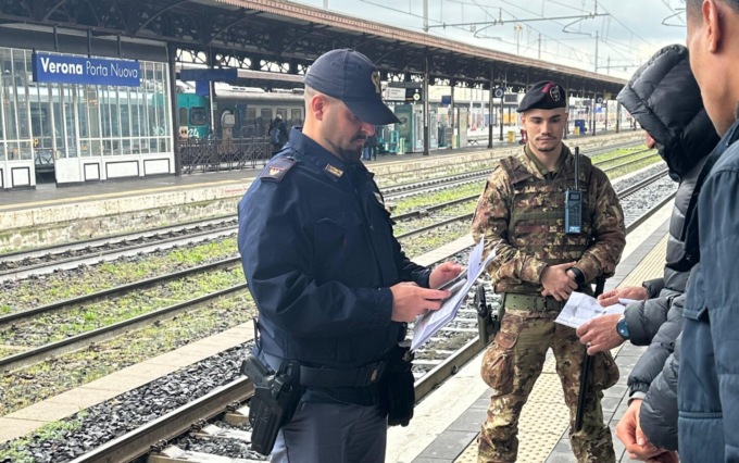 Ricercato 31enne beccato in stazione a Verona, nella cinta dei pantaloni nascondeva una cesoia