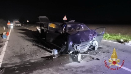 Scontro tra tre auto a Buttapietra, una finisce in un fosso: sette feriti tra cui due bambini