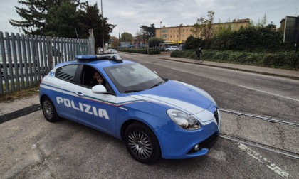 Ricercata per reati di droga e contro il patrimonio, 44enne arrestata durante un controllo su stradone Santa Lucia