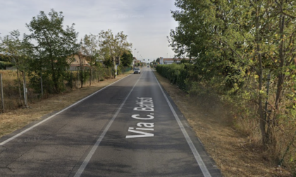 Ciclista 40enne investito da un’auto a San Giovanni Lupatoto, è grave