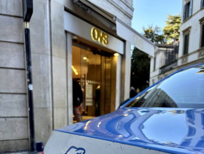 Tenta di rubare una giacca dal negozio OVS di Via Roma, arrestato 28enne con precedenti