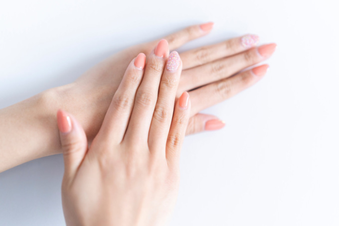 Come rinforzare le unghie per mani sempre curate