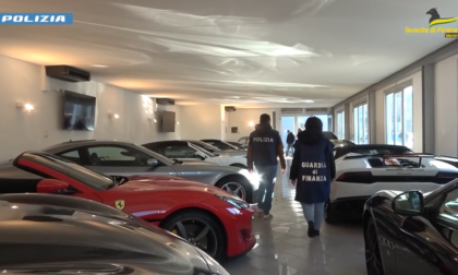 Ottengono finanziamenti da una banca, ma li riciclano in una nota concessionaria di auto di lusso