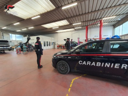 “Deve provare la nostra auto perché non va”, così fanno allontanare i meccanici dalle officine e ripuliscono le loro casse