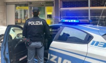 Rapina e aggredisce un anziano presso l’ATM delle Poste Italiane