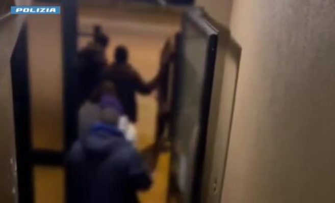 Progettava azioni contro la comunità ebraica, 34enne arrestato a Napoli dopo l’estate trascorsa nella Bassa Veronese