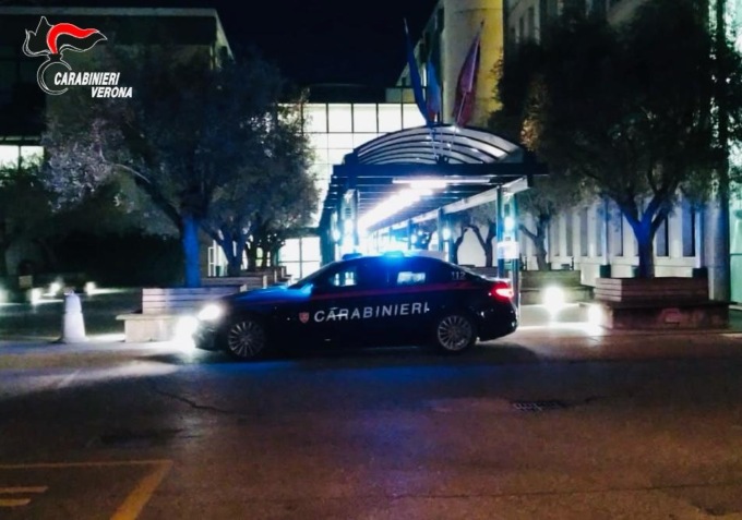 Trovato il pirata della strada che ha investito madre e figlia davanti all’ospedale Fracastoro