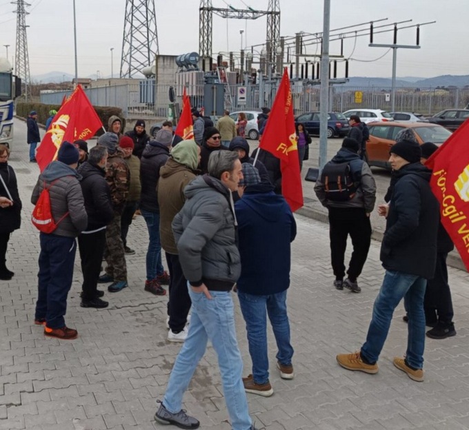 Borromini in sciopero: 45 lavoratori a rischio per la chiusura dello stabilimento