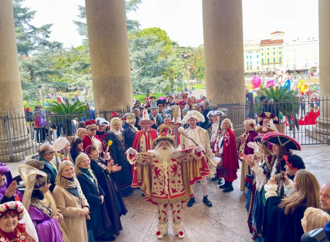Grande festa a Verona per il 495° Venardì Gnocolar