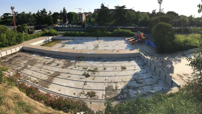 Arrivano le guardie a presidiare le ex piscine Lido (aspettando la riqualificazione)