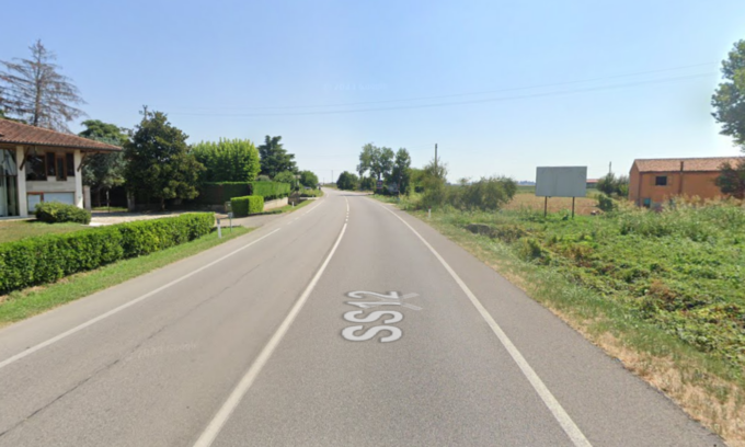 Violento tamponamento a Nogara, due auto finiscono fuori strada: due feriti