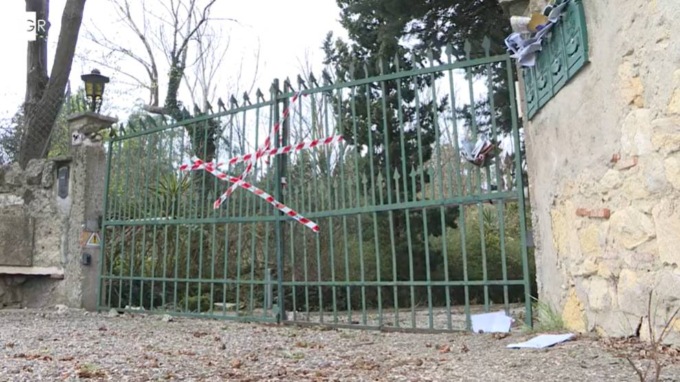Forzato l’ingresso della villa dei coniugi mummificati a Montericco, si indaga su un’incursione di ladri