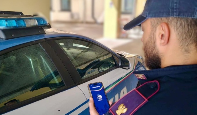Ladro segnalato attraverso l’app YouPol, subito arrestato sul fatto dai poliziotti