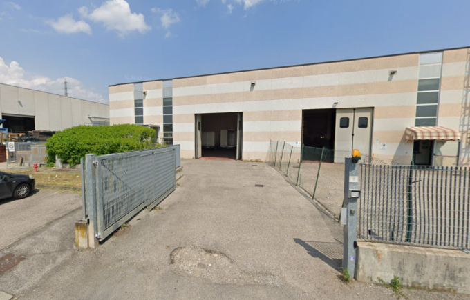 Operaio precipita per 7 metri dal tetto di un capannone a Sona, è grave