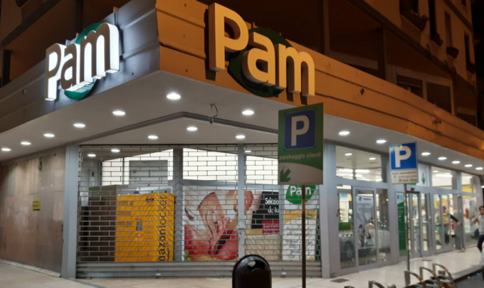Ancora una tentata rapina nel supermercato Pam, 38enne bloccato dopo aver rubato bottiglie di birra