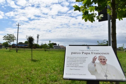 Il piccolo Comune veronese di Roveredo di Guà è il primo in Italia a dedicare un parco a Papa Francesco