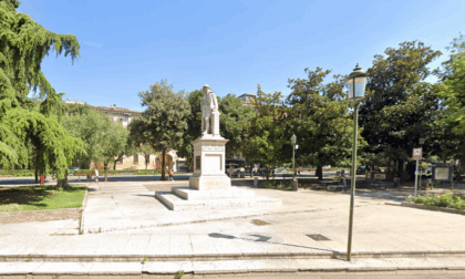 Violenta rissa in piazza Pradaval, fermati un 38enne e un 20enne dopo una rapina