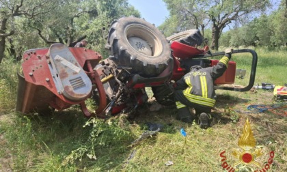 Tragedia tra campi: muore un 47enne schiacciato dal trattore