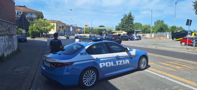 Evade dai domiciliari, ruba una costosa bici da corsa in una cantina e la vende per soli 20 euro