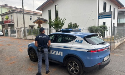 Minaccia un infermiere e aggredisce la polizia: arrestato 50enne