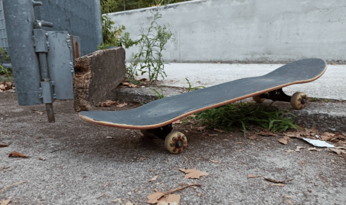 Aggressione violenta a Legnago: 15enne picchiato allo skate park, operato per frattura all’occhio