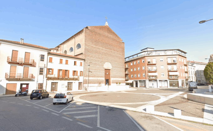 Il sindaco di Legnago: "Ragazzi entrano in chiesa durante la messa e bestemmiano"