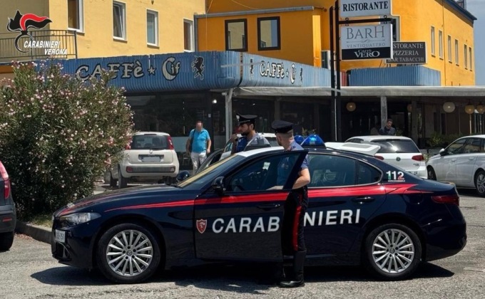 Devasta un bar e aggredisce i carabinieri: arrestato un 30enne