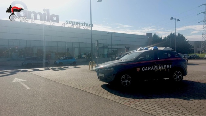 Furto al Famila Store di San Bonifacio, 63enne ruba 330 euro di prodotti di cosmesi
