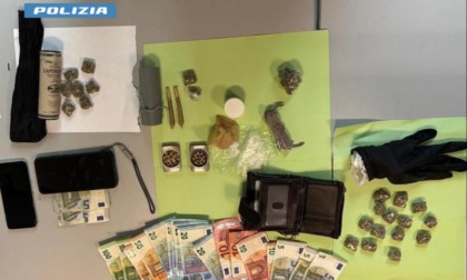 Assiste alla compravendita di droga sotto casa e avvisa la Polizia con l'app YouPol: arrestato pusher 33enne