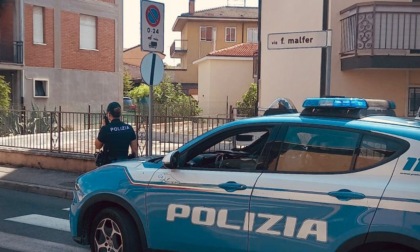 Tentano un furto in un supermercato, quando vengono scoperti aizzano il loro pitbull contro il direttore