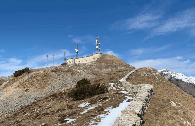 Accampati a San Zeno di Montagna, temono di essere accerchiati dai lupi: salvati dai vigili del fuoco