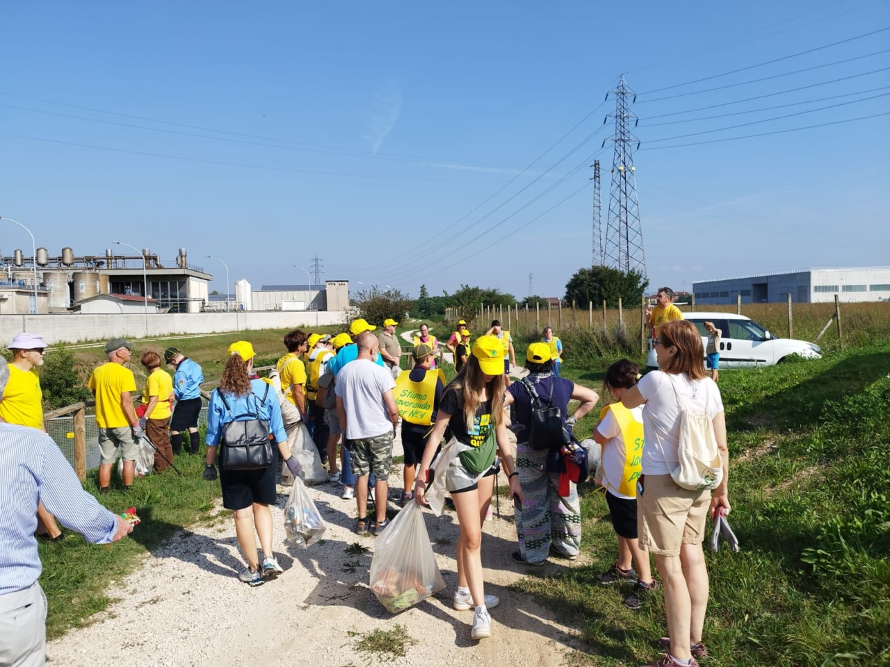 Legambiente e cittadini insieme per ripulire il fiume Fratta a Cologna Veneta