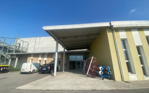 Centro sportivo di Villafranca: 29enne ruba negli spogliatoi, fermata dopo una colluttazione con un allenatore