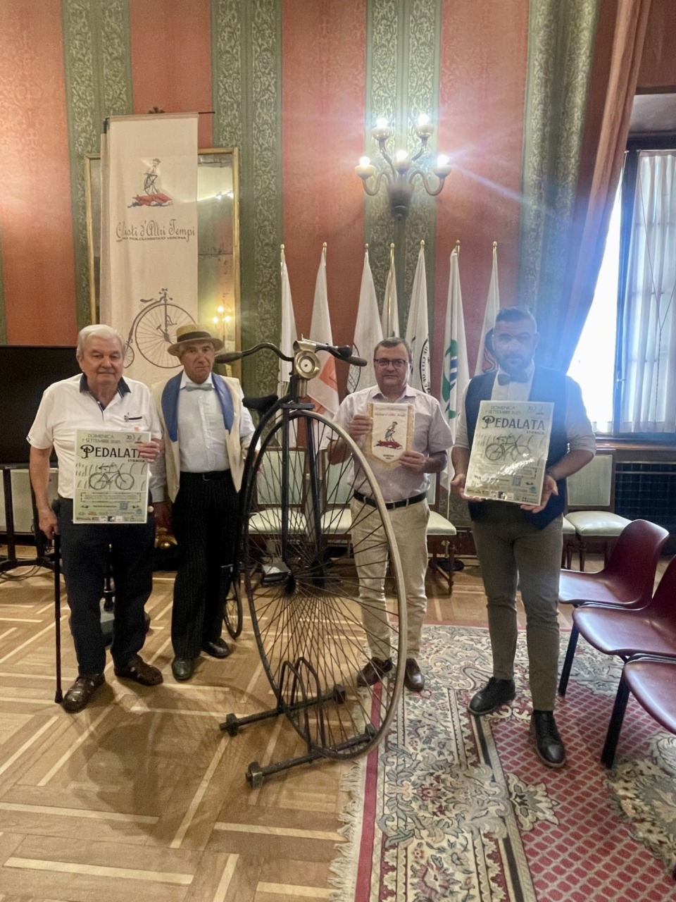 Pedalata storica per festeggiare i 70 anni dei “Ciclisti d’altri tempi”