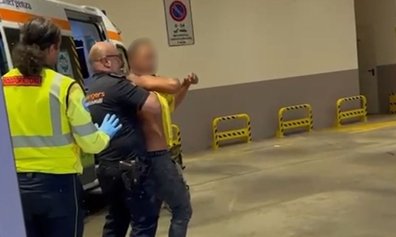 Si risveglia in ambulanza e si agita, fermato da un ranger del Pronto Soccorso dell’ospedale Borgo Trento