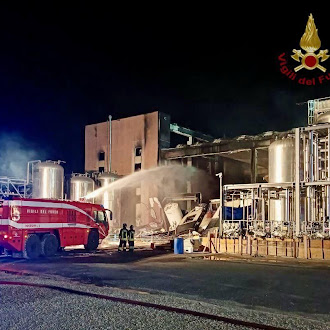 Incendio in azienda che produce prodotti chimici per l’agricoltura