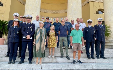 A Verona tornano i nonni vigile: in 41 davanti alle scuole per garantire la sicurezza degli studenti