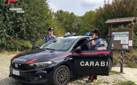 Disabile schiaffeggiato e derubato del portafoglio a Castel d’Azzano, aggressore rintracciato e arrestato