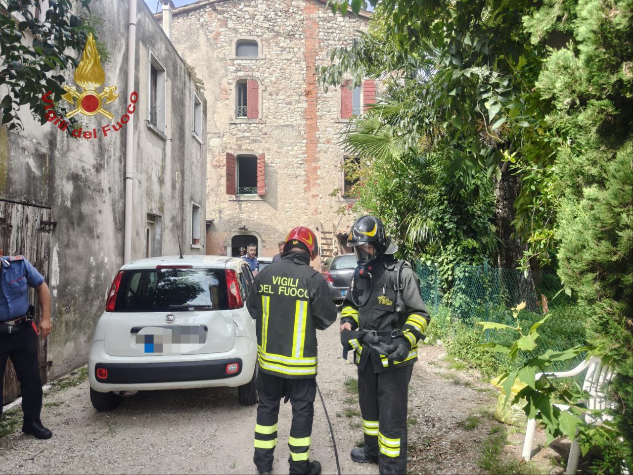 Incendio in un’abitazione a Lazise: morta una 72enne, intossicato il fratello