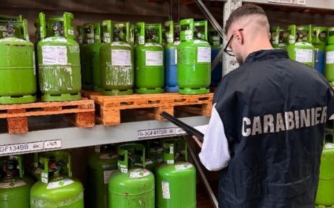 Etichettatura irregolare di bombole F-gas: scatta la sanzione per un’azienda veronese
