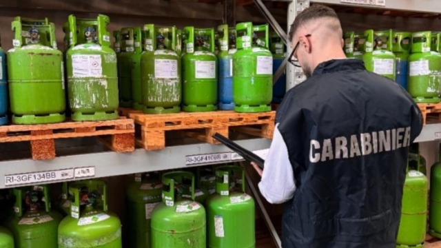 Etichettatura irregolare di bombole F-gas: scatta la sanzione per un’azienda veronese
