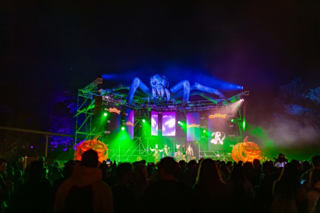 Gardaland Halloween Party 2025: una notte da paura con Eiffel 65, Noemi, Clara e Sal Da Vinci