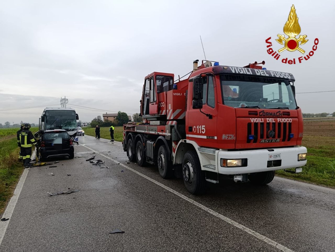 Scontro tra auto e autobus a Vigasio: morta una signora di 52 anni