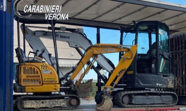 Recuperati due mini escavatori rubati: 29enne bosniaco denunciato per ricettazione