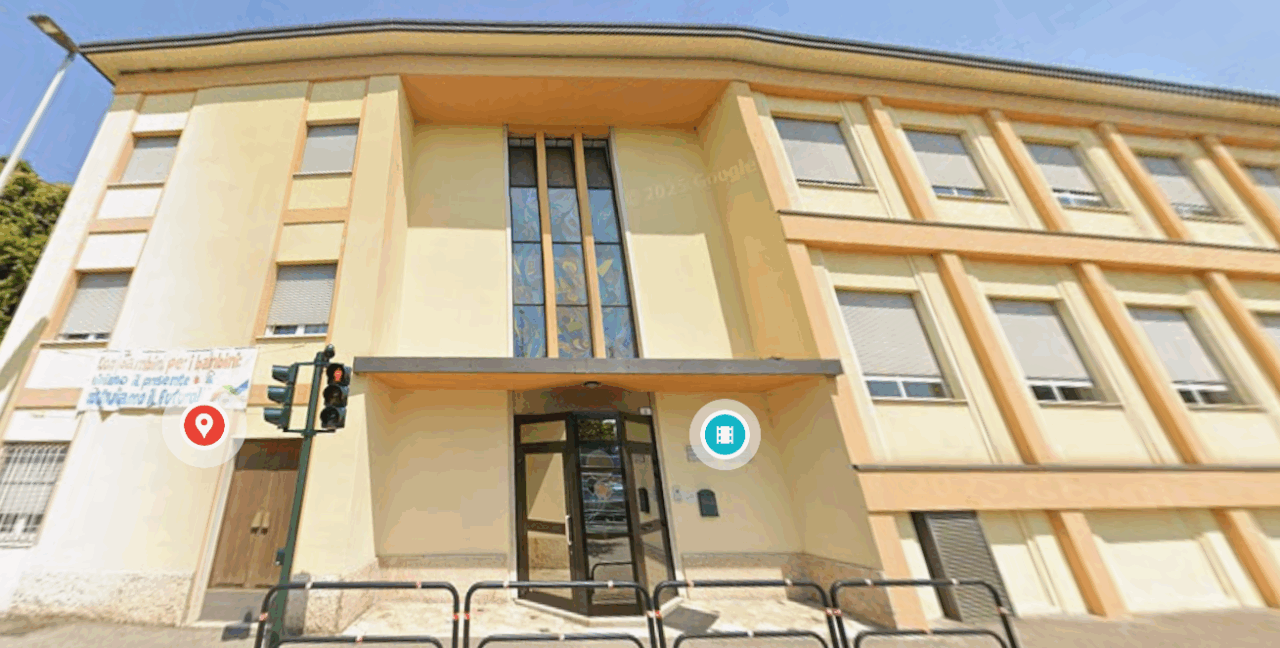 72enne si abbassa i pantaloni e mostra i genitali davanti a un asilo