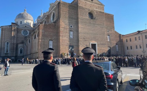 La diretta dei funerali di Stato per i tre Carabinieri morti a Castel d’Azzano: l’ultimo saluto a Padova