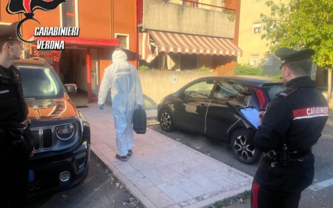 41enne uccide la compagna a coltellate in casa a Castelnuovo del Garda