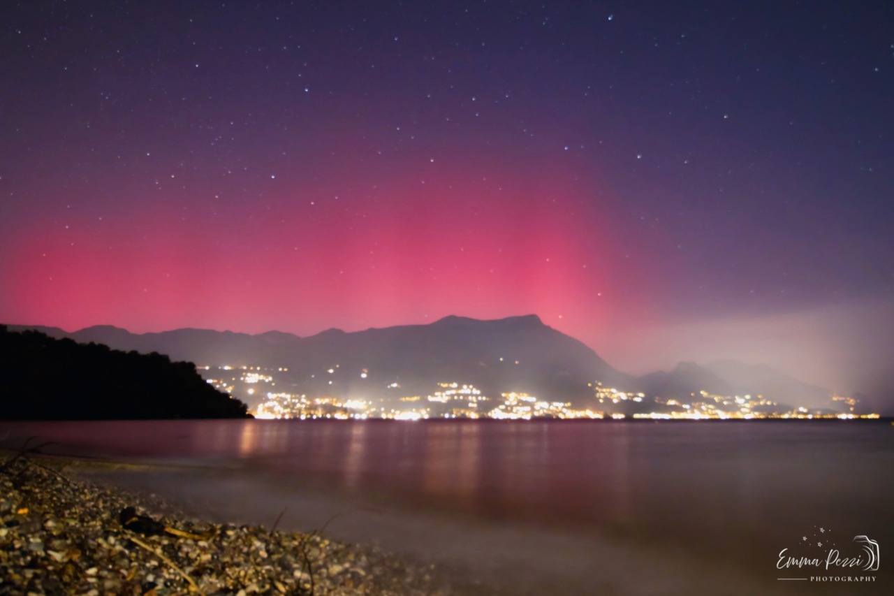 Aurora boreale nei cieli veronesi: un evento raro che potrebbe verificarsi anche questa sera
