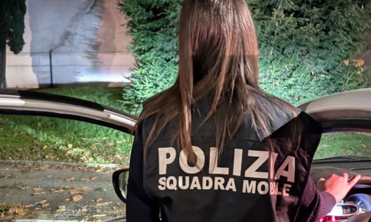 Undici anni di maltrattamenti e violenze alla moglie e ai figli minori, scatta l’arresto per un 50enne